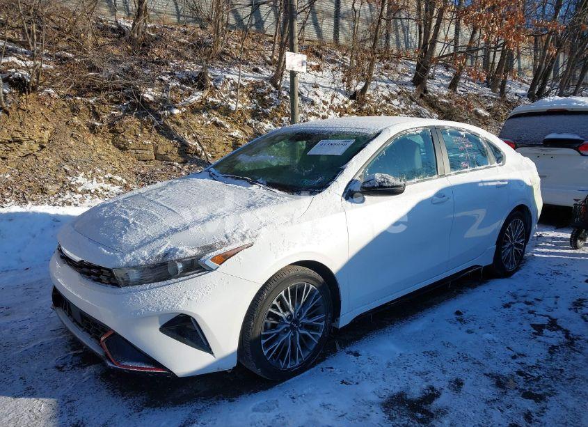 Photo 2 of 2022 Kia Forte GT-LINE (VIN 3KPF54AD0NE425978)