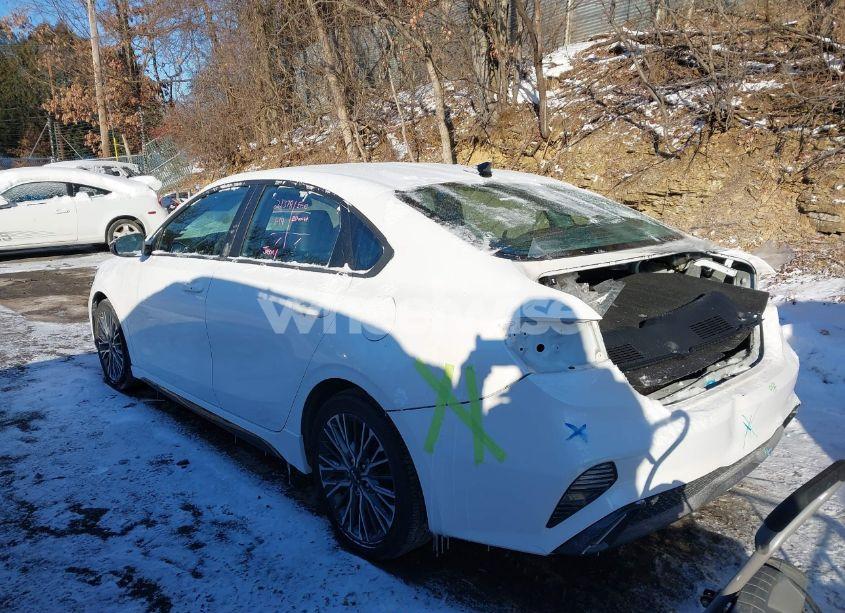 Photo 3 of 2022 Kia Forte GT-LINE (VIN 3KPF54AD0NE425978)