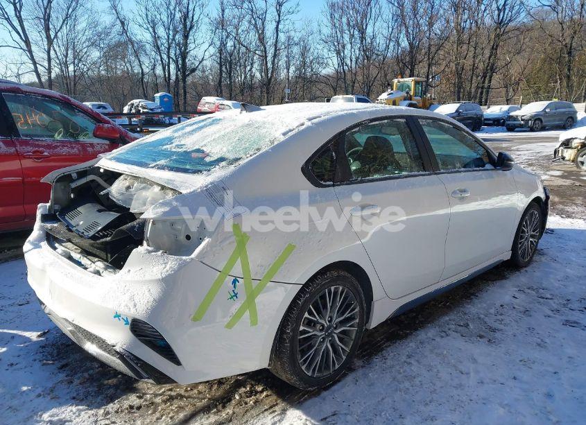 Photo 4 of 2022 Kia Forte GT-LINE (VIN 3KPF54AD0NE425978)