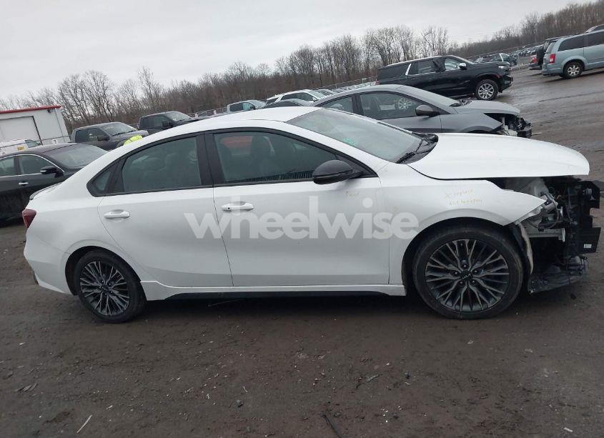 Photo 13 of 2022 Kia Forte GT-LINE (VIN 3KPF54AD0NE435491)