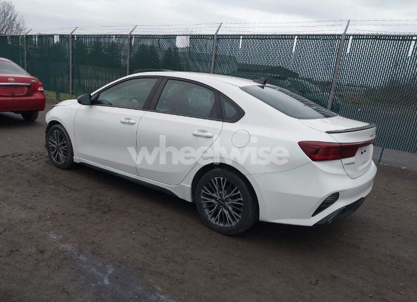 Photo 3 of 2022 Kia Forte GT-LINE (VIN 3KPF54AD0NE435491)