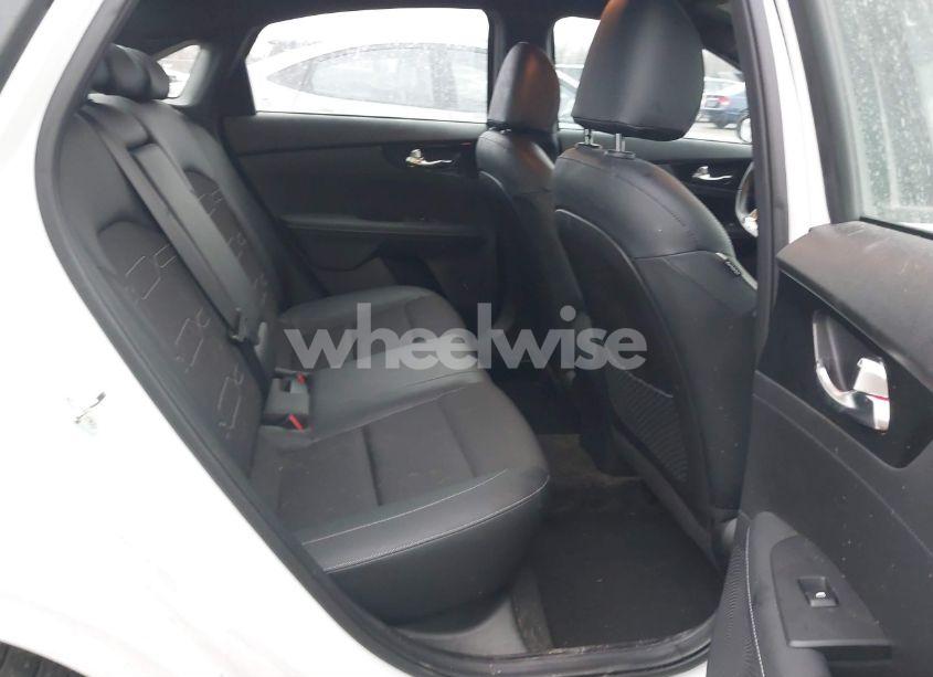 Photo 8 of 2022 Kia Forte GT-LINE (VIN 3KPF54AD0NE435491)