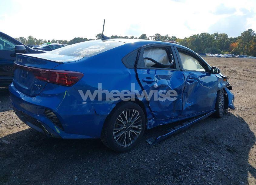 Photo 4 of 2022 Kia Forte GT-LINE (VIN 3KPF54AD0NE439671)