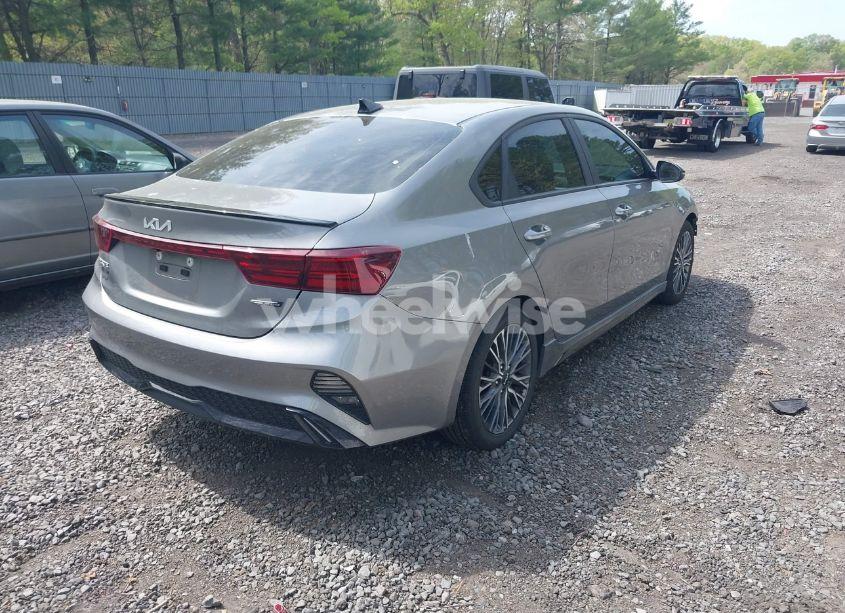 Photo 4 of 2022 Kia Forte GT-LINE (VIN 3KPF54AD0NE490720)