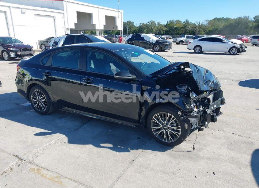 2024 Kia Forte GT-LINE (VIN 3KPF54AD0RE721735) main photo