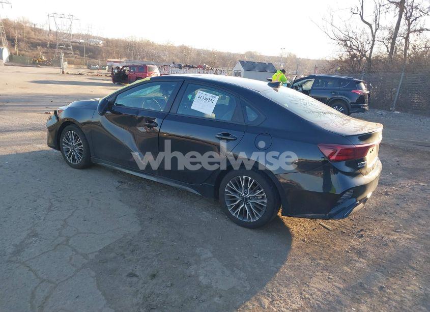 Photo 3 of 2024 Kia Forte GT-LINE (VIN 3KPF54AD0RE724201)