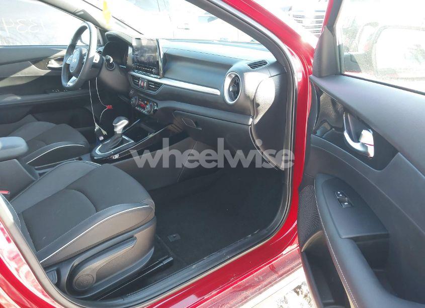 Photo 5 of 2024 Kia Forte GT-LINE (VIN 3KPF54AD0RE748059)