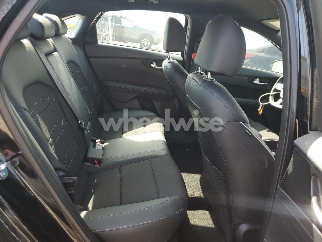 Photo 10 of 2024 KIA FORTE GT LINE (VIN 3KPF54AD0RE785712)