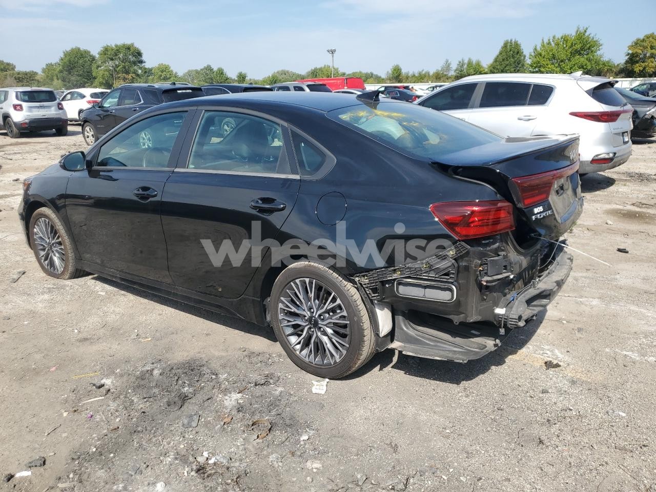 Photo 2 of 2024 KIA FORTE GT LINE (VIN 3KPF54AD0RE785712)