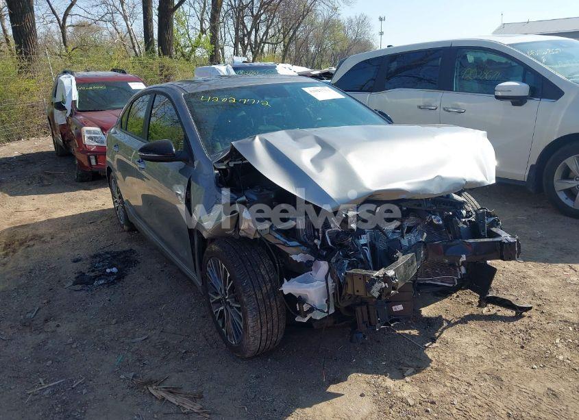 2024 Kia Forte GT-LINE (VIN 3KPF54AD0RE801536) main photo