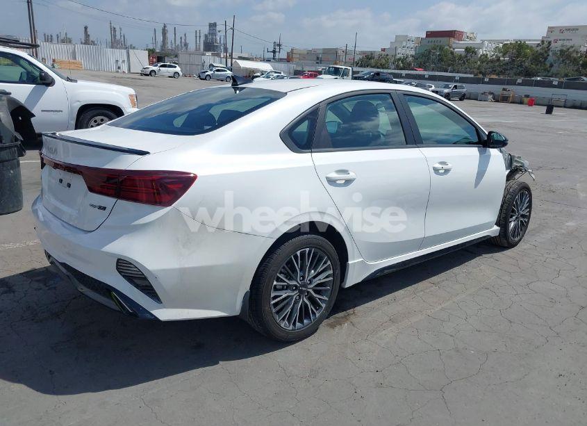 Photo 4 of 2024 Kia Forte GT-LINE (VIN 3KPF54AD0RE804162)