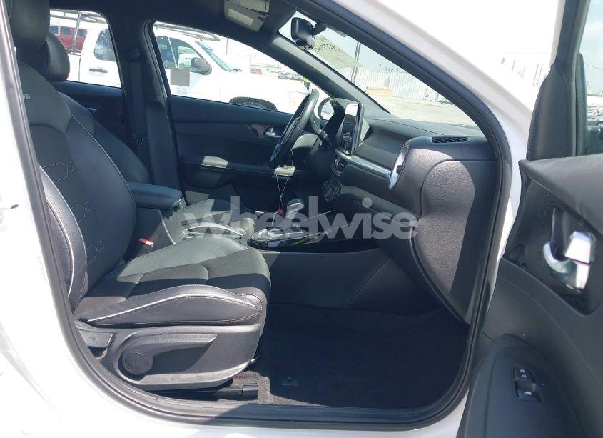 Photo 5 of 2024 Kia Forte GT-LINE (VIN 3KPF54AD0RE804162)