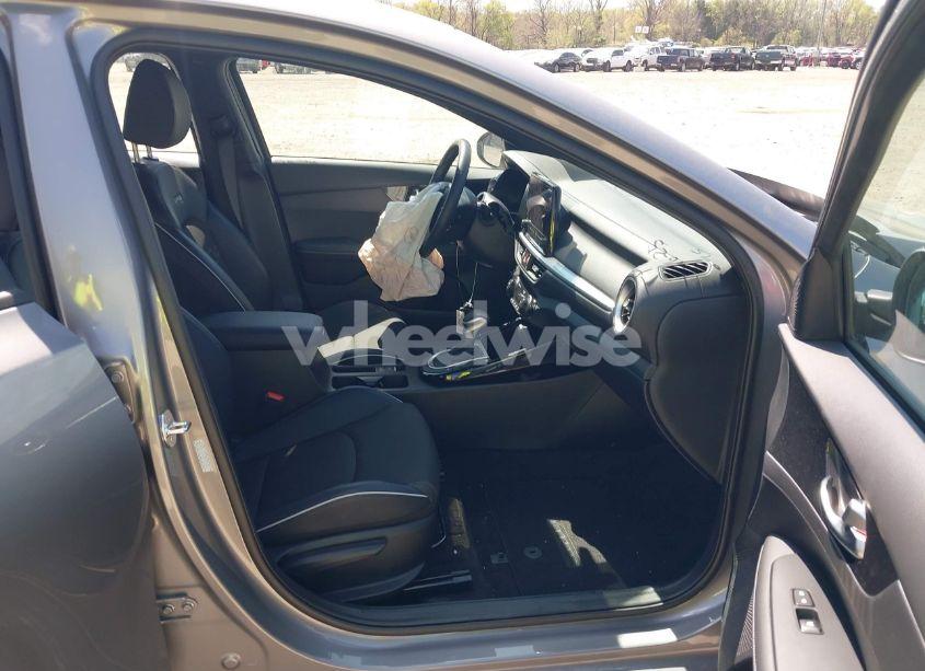 Photo 5 of 2024 Kia Forte GT-LINE (VIN 3KPF54AD0RE830843)