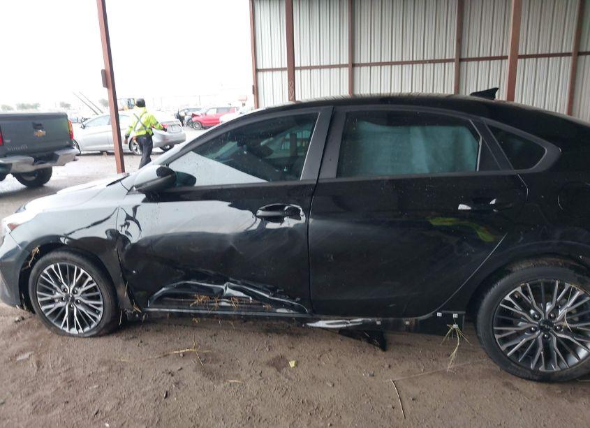 Photo 14 of 2022 Kia Forte GT-LINE (VIN 3KPF54AD1NE477944)