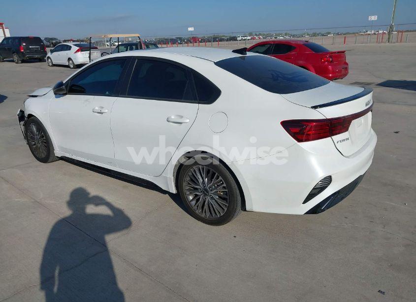 Photo 3 of 2022 Kia Forte GT-LINE (VIN 3KPF54AD1NE483596)