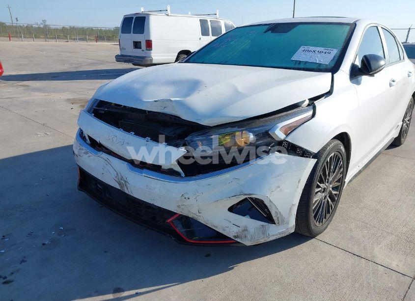 Photo 6 of 2022 Kia Forte GT-LINE (VIN 3KPF54AD1NE483596)