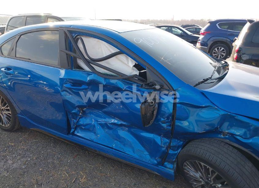 Photo 6 of 2022 Kia Forte GT-LINE (VIN 3KPF54AD1NE489009)