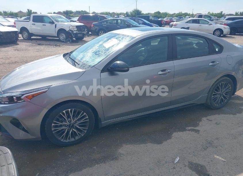 Photo 2 of 2023 Kia Forte GT-LINE (VIN 3KPF54AD1PE580011)