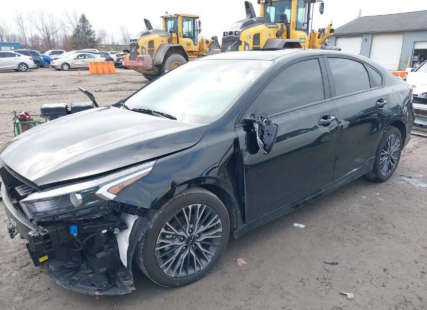 Photo 2 of 2024 Kia Forte GT-LINE (VIN 3KPF54AD1RE778283)