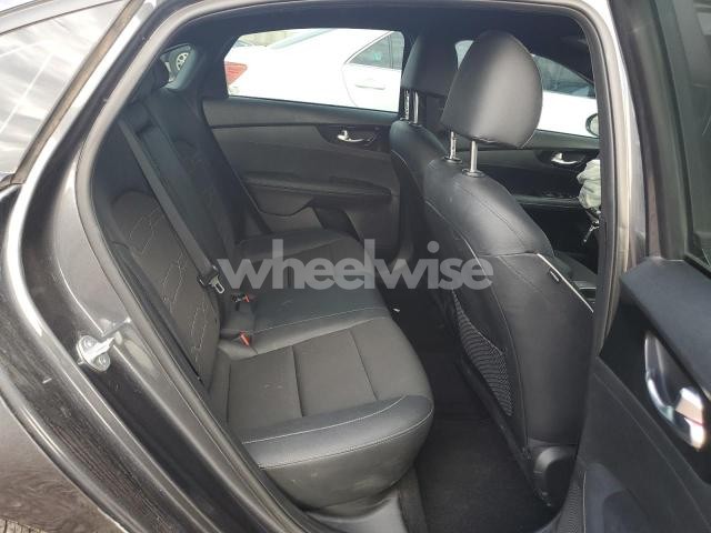 Photo 7 of 2024 KIA FORTE GT LINE (VIN 3KPF54AD1RE802467)