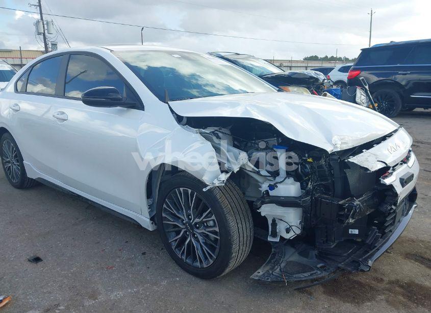 2024 Kia Forte GT-LINE (VIN 3KPF54AD1RE806969) main photo