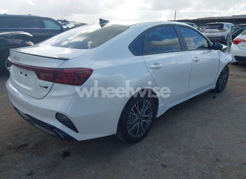 Photo 4 of 2024 Kia Forte GT-LINE (VIN 3KPF54AD1RE806969)