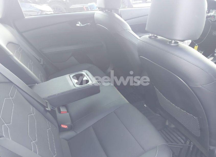 Photo 8 of 2024 Kia Forte GT-LINE (VIN 3KPF54AD1RE806969)