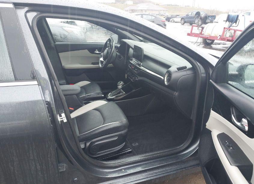 Photo 5 of 2019 Kia Forte EX (VIN 3KPF54AD2KE028414)