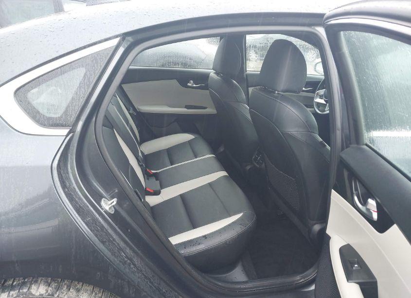 Photo 8 of 2019 Kia Forte EX (VIN 3KPF54AD2KE028414)