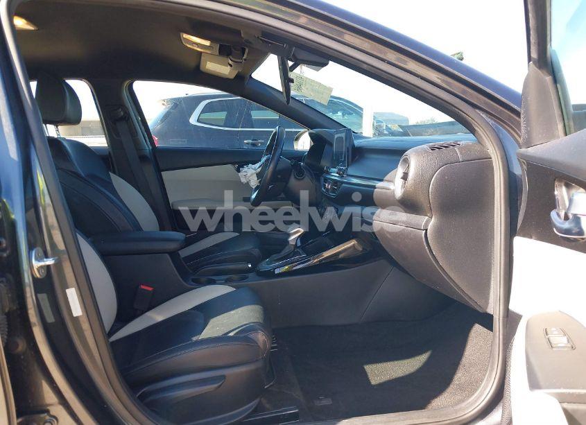 Photo 5 of 2019 Kia Forte EX (VIN 3KPF54AD2KE028669)