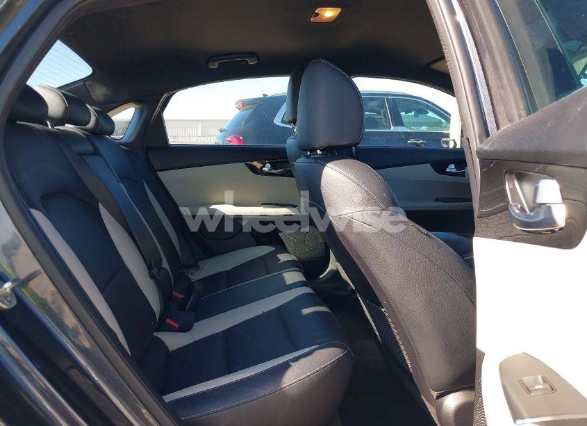 Photo 8 of 2019 Kia Forte EX (VIN 3KPF54AD2KE028669)