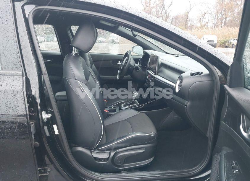 Photo 5 of 2023 Kia Forte GT-LINE (VIN 3KPF54AD2PE611430)