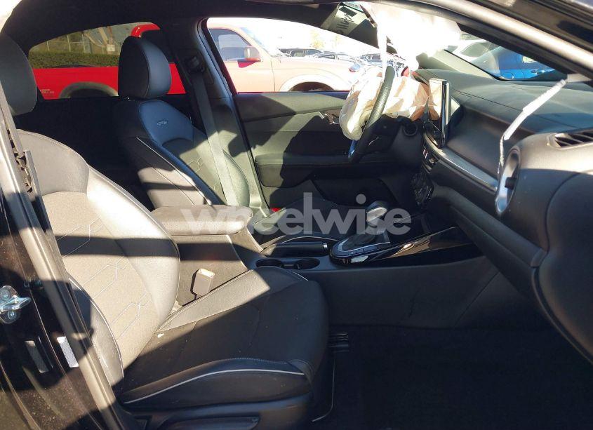 Photo 5 of 2023 Kia Forte GT-LINE (VIN 3KPF54AD2PE647702)