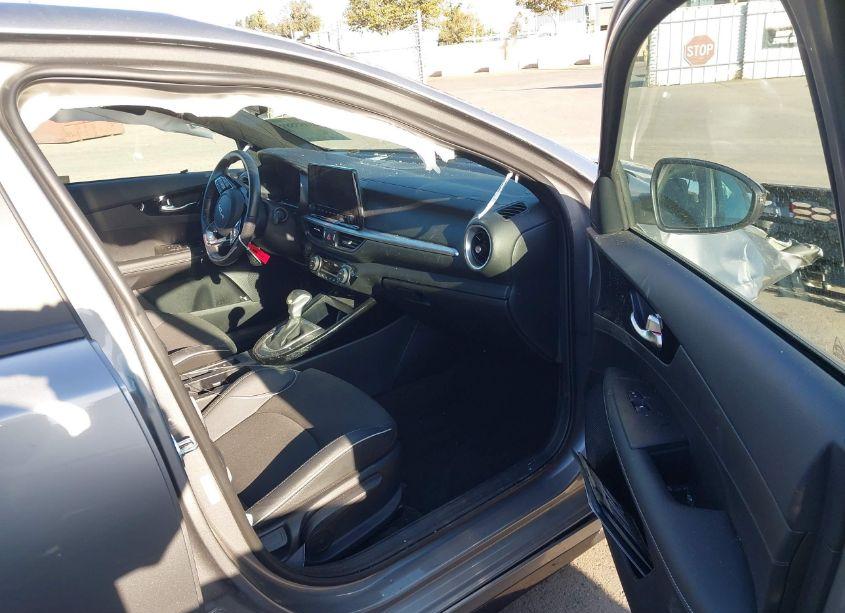 Photo 5 of 2024 Kia Forte GT-LINE (VIN 3KPF54AD2RE745907)