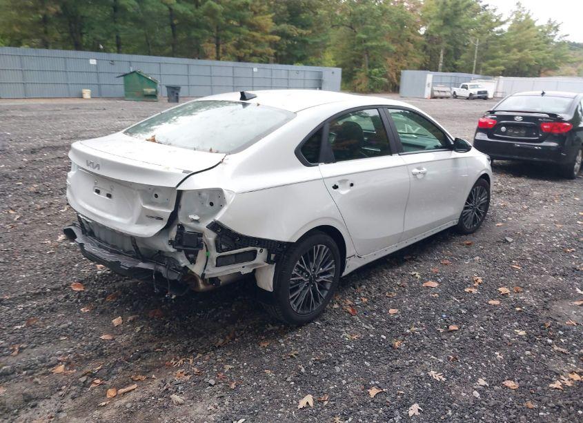 Photo 4 of 2024 Kia Forte GT-LINE (VIN 3KPF54AD2RE782441)