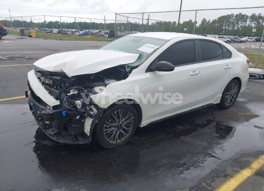 Photo 2 of 2024 Kia Forte GT-LINE (VIN 3KPF54AD2RE800601)