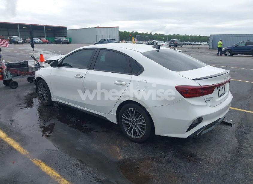 Photo 3 of 2024 Kia Forte GT-LINE (VIN 3KPF54AD2RE800601)