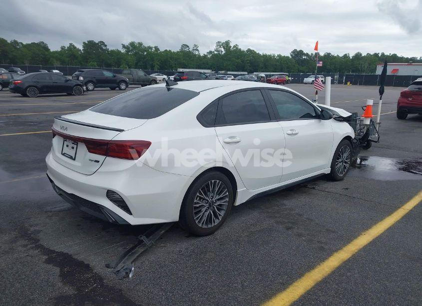 Photo 4 of 2024 Kia Forte GT-LINE (VIN 3KPF54AD2RE800601)