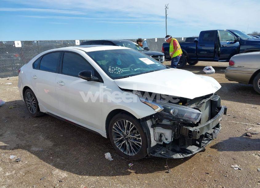 2024 Kia Forte GT-LINE (VIN 3KPF54AD2RE805393) main photo