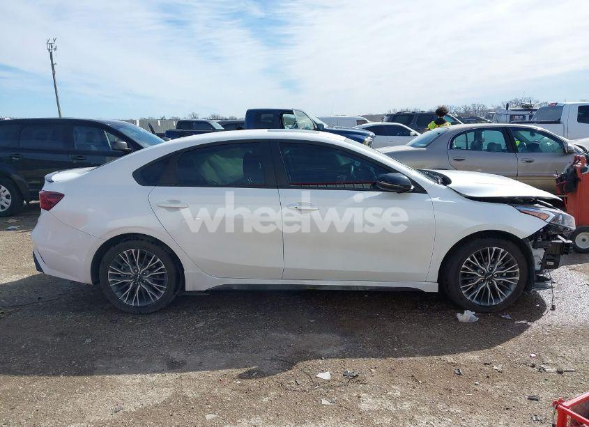 Photo 13 of 2024 Kia Forte GT-LINE (VIN 3KPF54AD2RE805393)