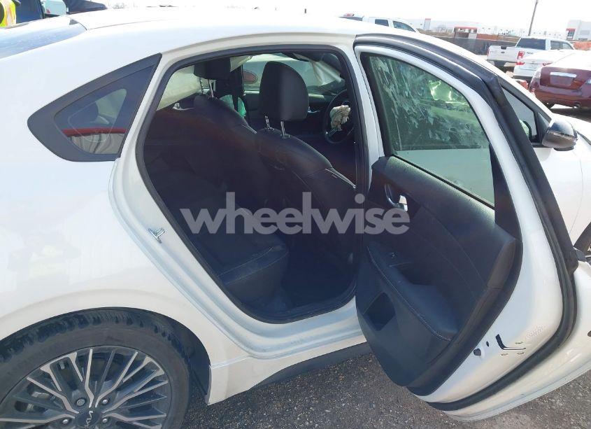 Photo 8 of 2024 Kia Forte GT-LINE (VIN 3KPF54AD2RE805393)