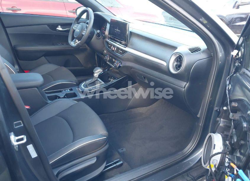 Photo 5 of 2024 Kia Forte GT-LINE (VIN 3KPF54AD2RE816135)