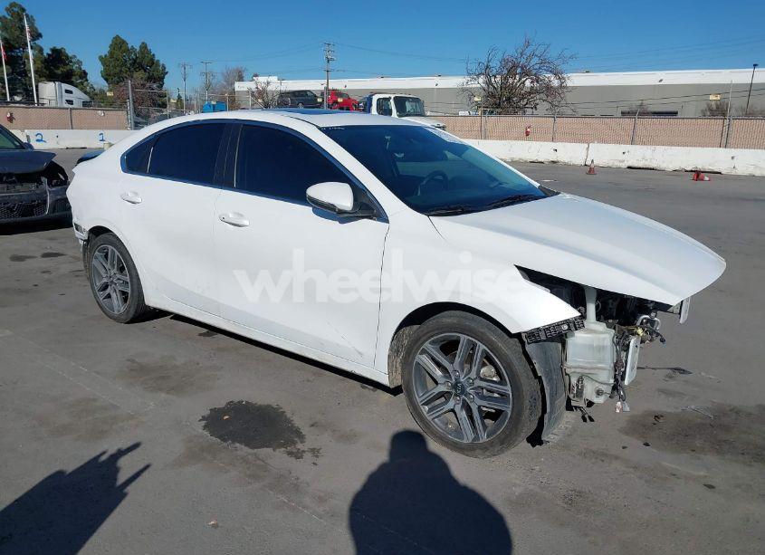 2021 Kia Forte EX (VIN 3KPF54AD3ME338137) main photo