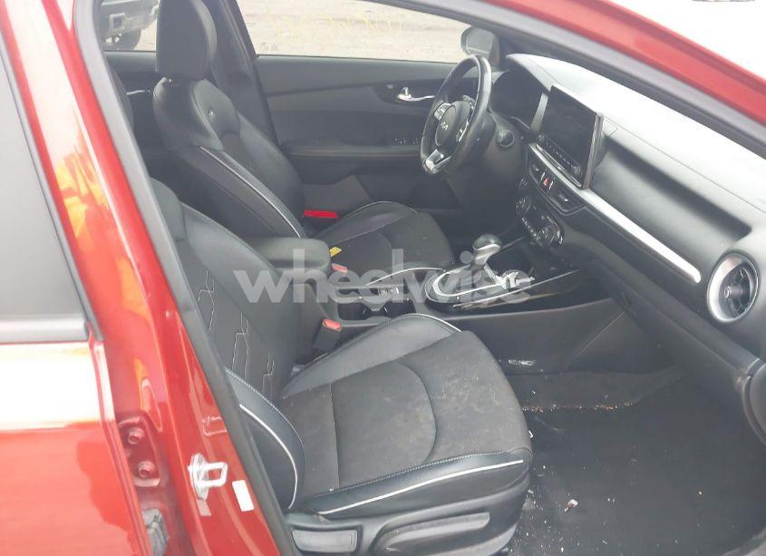 Photo 5 of 2022 Kia Forte GT-LINE (VIN 3KPF54AD3NE431161)