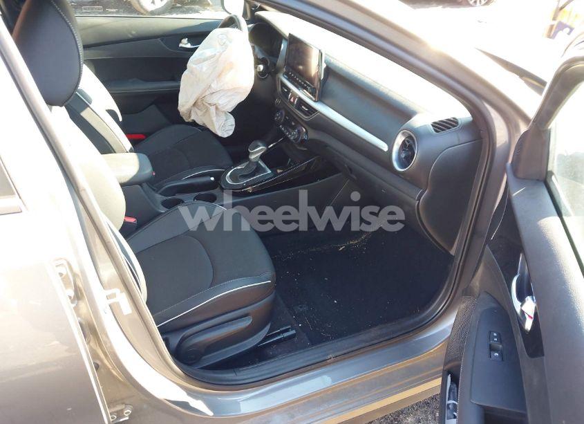 Photo 5 of 2022 Kia Forte GT-LINE (VIN 3KPF54AD3NE489352)