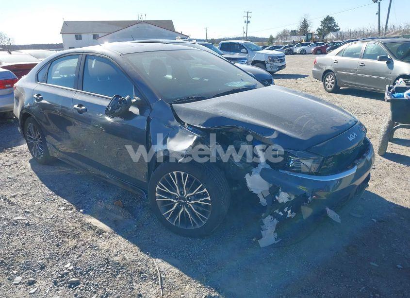 2024 Kia Forte GT LINE (VIN 3KPF54AD3RE741607) main photo