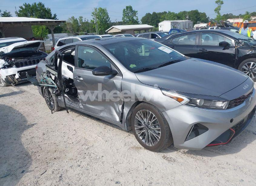 2024 Kia Forte GT-LINE (VIN 3KPF54AD3RE748685) main photo