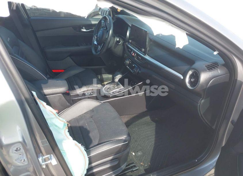 Photo 5 of 2024 Kia Forte GT-LINE (VIN 3KPF54AD3RE748685)