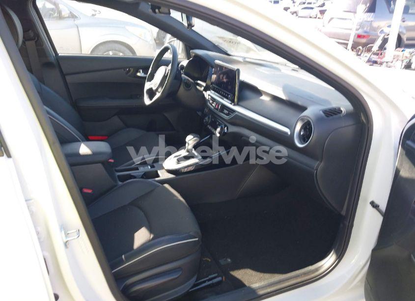 Photo 5 of 2024 Kia Forte GT-LINE (VIN 3KPF54AD3RE831775)