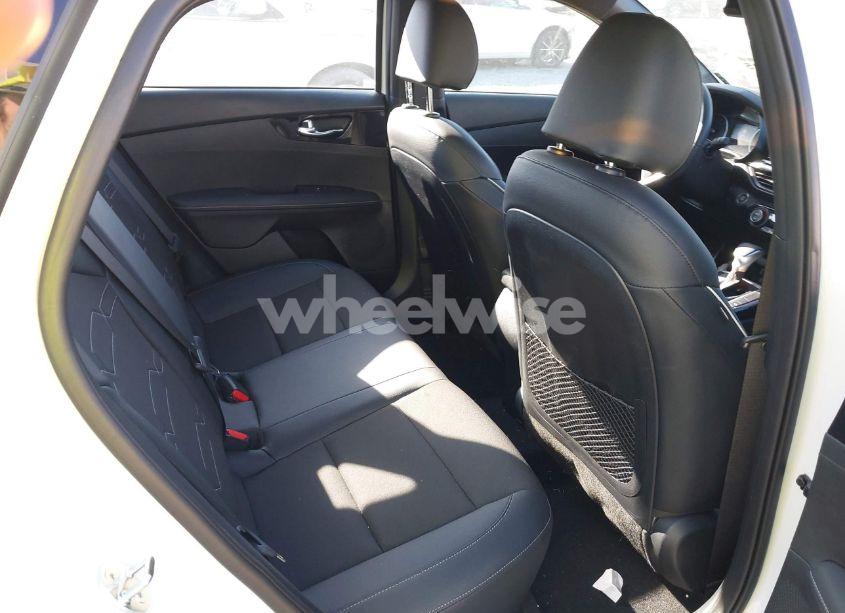 Photo 8 of 2024 Kia Forte GT-LINE (VIN 3KPF54AD3RE831775)